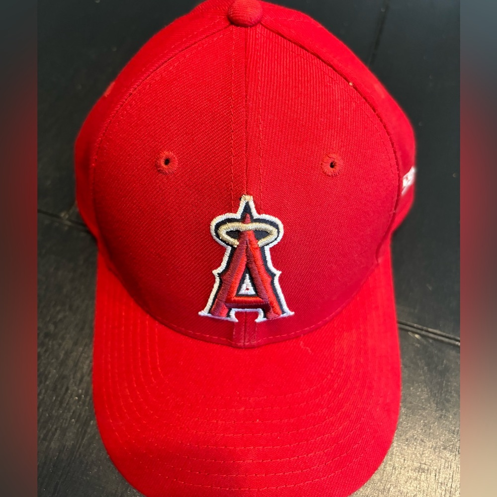 New Era * 9Forty Los Angeles Angels YOUTH Velcro Back hat.